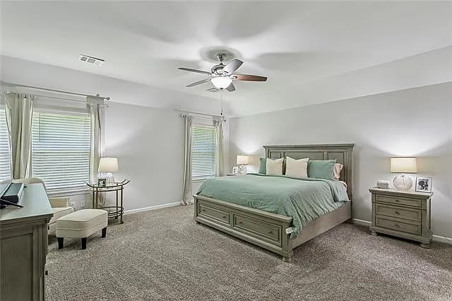 4 bed, 3.0 bath, 2473 sqft, $2,600 — Photo 4