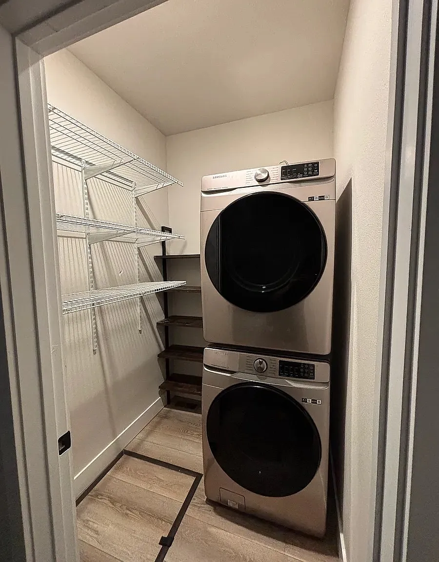 2818 Travis Avenue - 1 — Photo 3