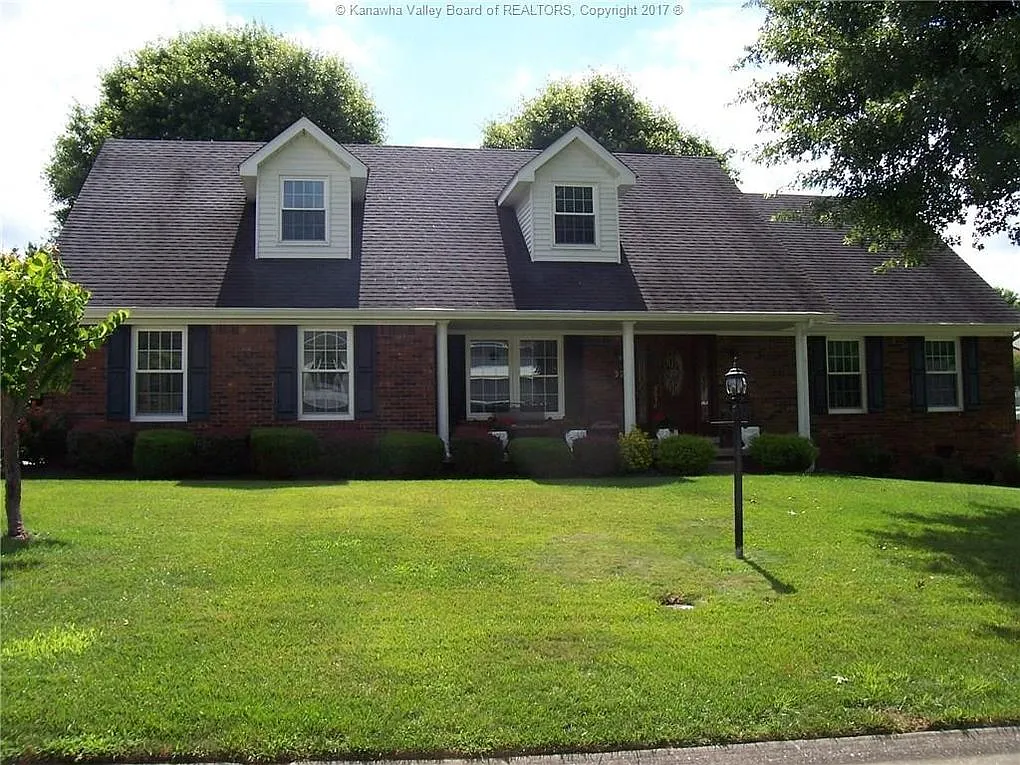 32 Sherwood Cir photo 1