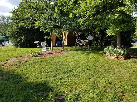 5th image of 537 Woodland Dr