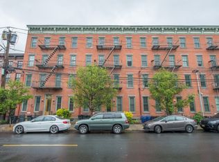 206 6th St #302, Jersey City, NJ 07302