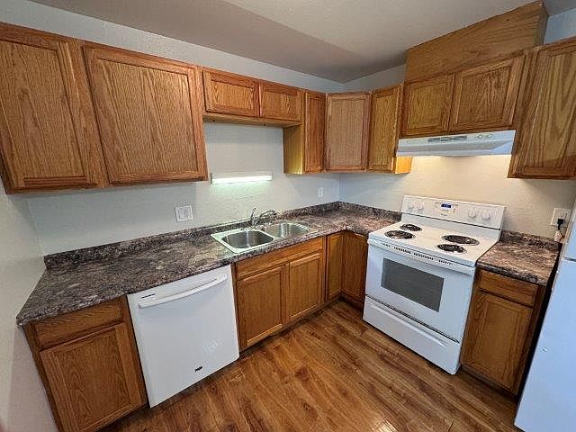 Kitchen with lazy Susan space in corner