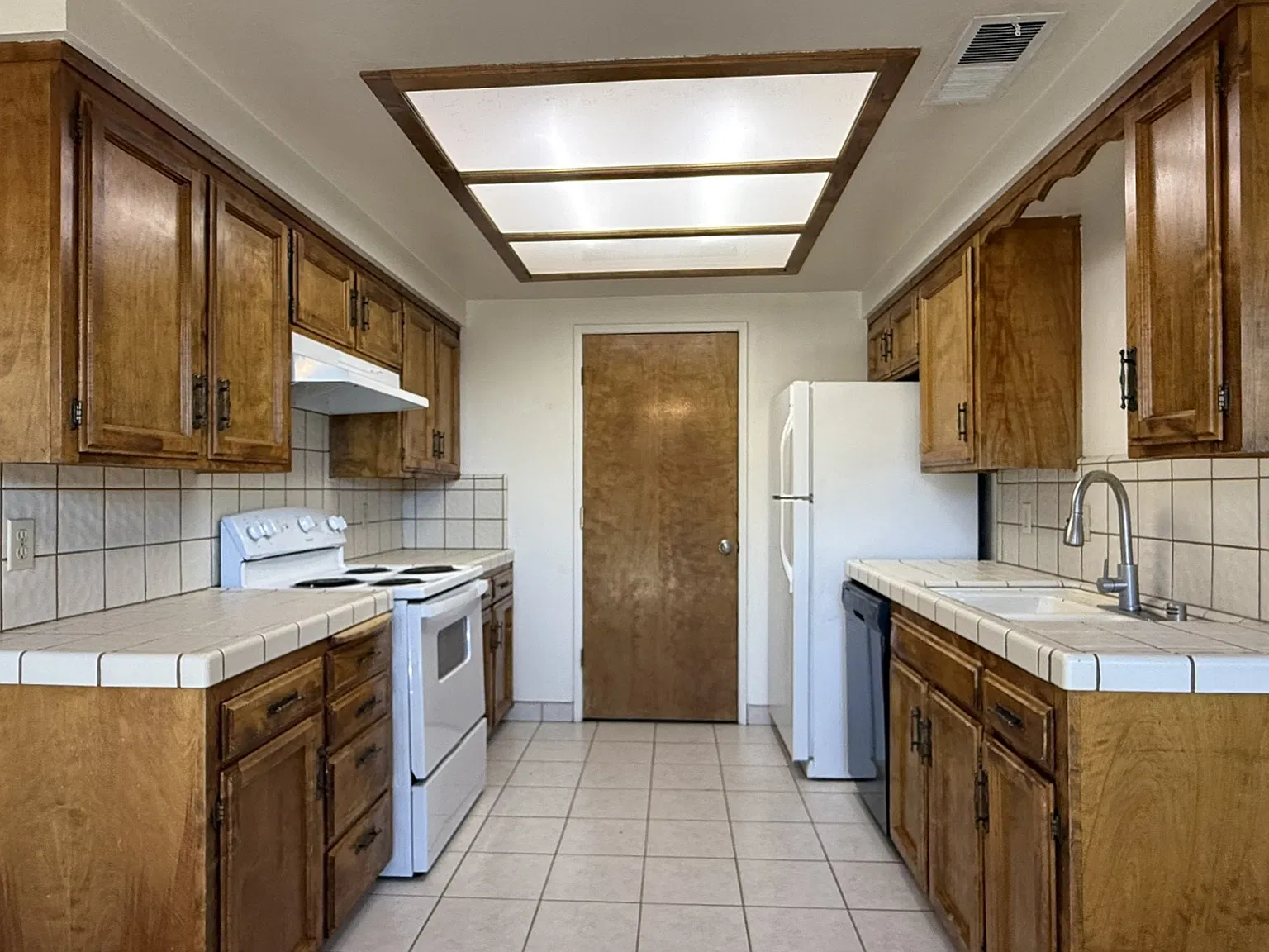 2 bed, 1000 sqft, $1,695 — Photo 4