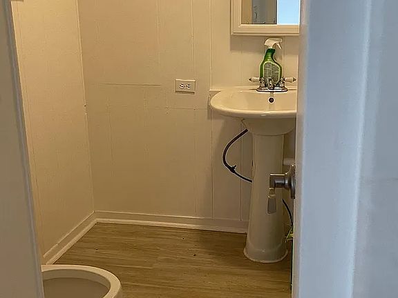 3rd image of 7637 Sunwood Dr