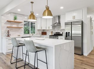 1917 Friendly Dr, Vista, CA 92084