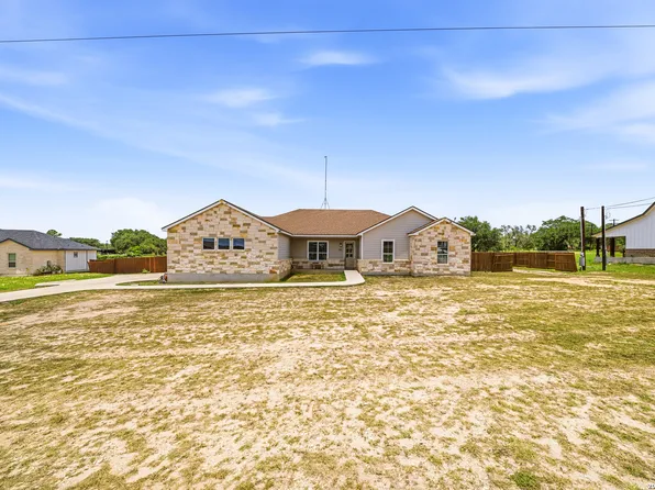 55 LOG CABIN WAY, Poteet, TX 78065