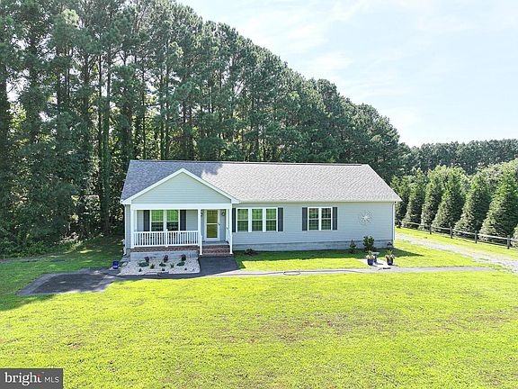 4th image of 21869 Albie Rd