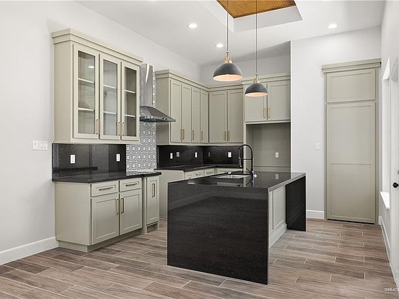 5th image of 439 La Villita Dr