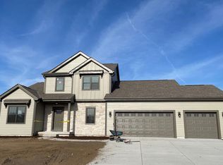 W151N11802 Mistletoe Rd, Germantown, WI 53022