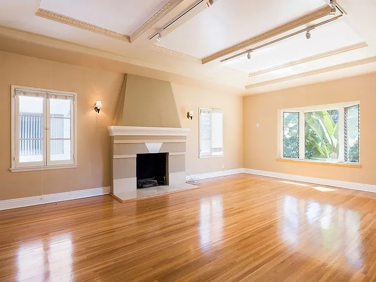 223 S Gale Dr — Photo 10