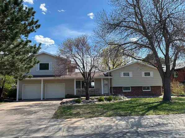 1104 Pinehurst St, Hays, KS 67601