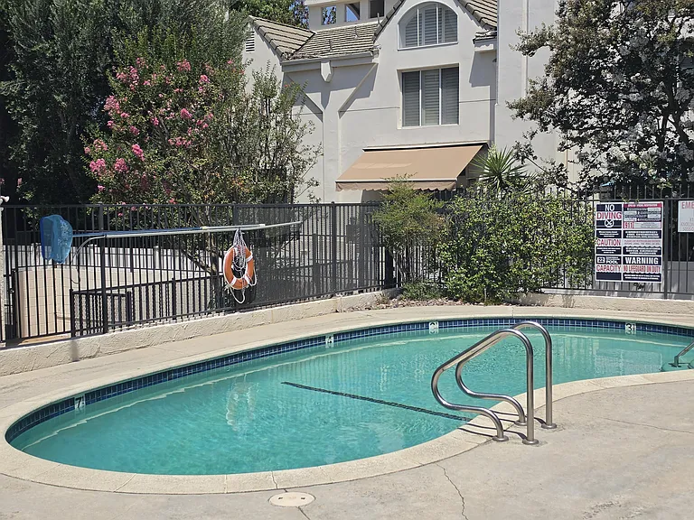 5055 Coldwater Canyon Ave #213 — Photo 1