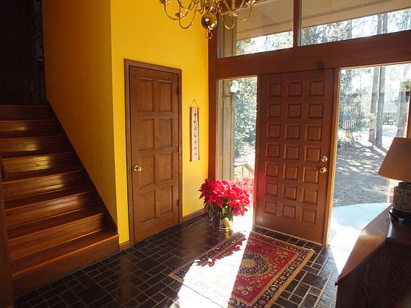 3rd image of 104 Cherry Hills Dr