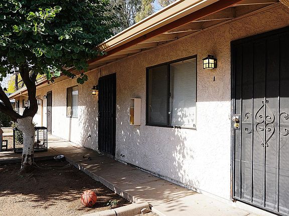 3rd image of 2514 W Augusta Ave
