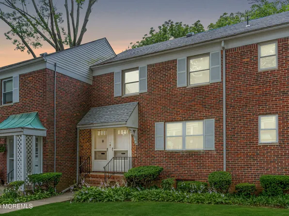 6 Manor Dr, Red Bank, NJ 07701