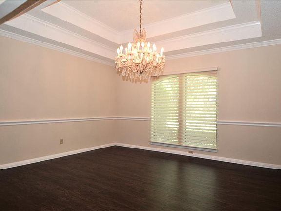 4th image of 2806 Briar Knoll Dr
