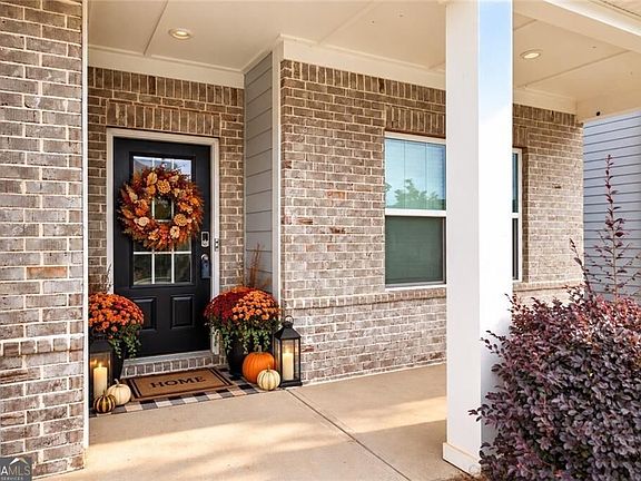 2nd image of 5836 Hackberry Ln