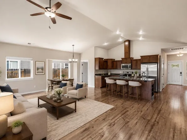 1350 Swayze Ln, Medford, OR 97501