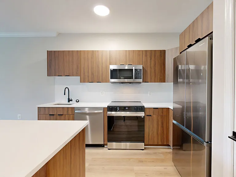 Signal Hill Apartment Homes — Photo 47