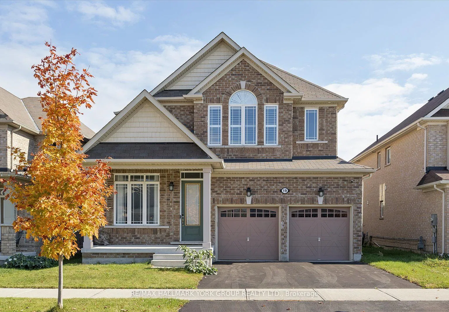 5 bed, $3,200 — Photo 1