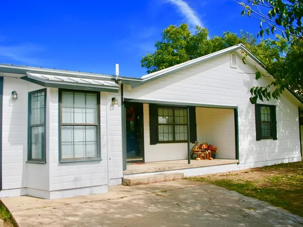 802 N 11th St, Ballinger, TX 76821