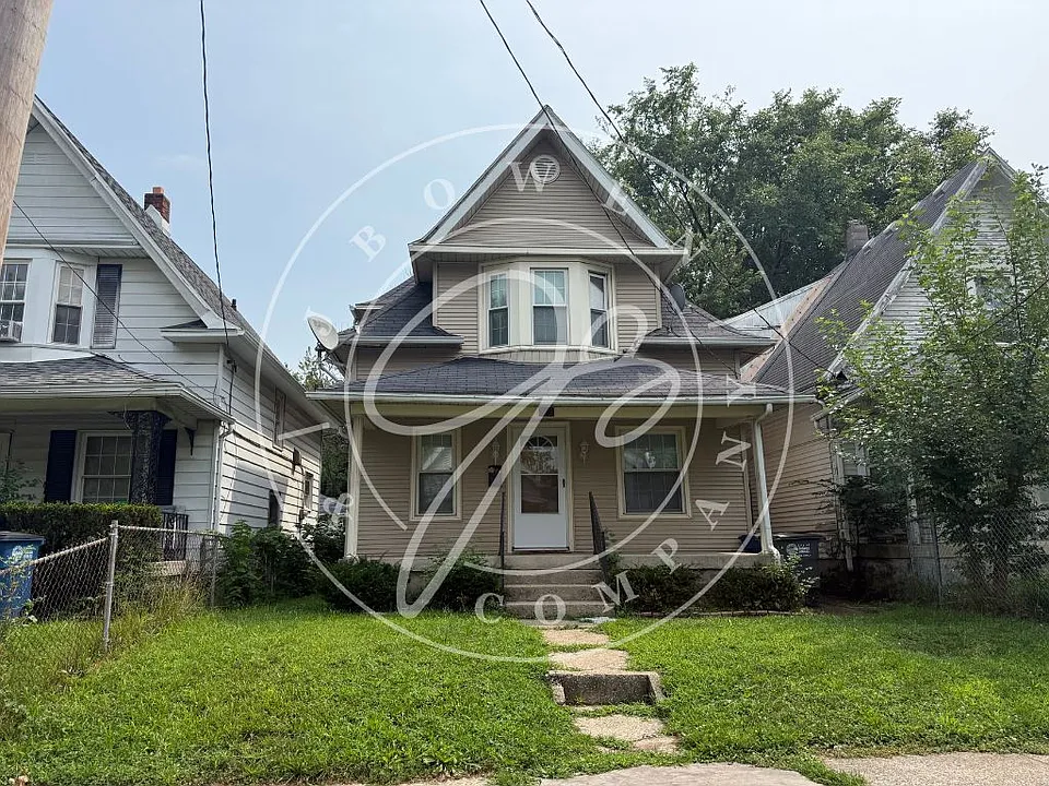 639 Carlton St