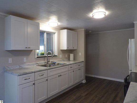 5th image of 1201 Cedar River Dr