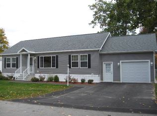 28 Trout Brook Dr, Nashua, NH 03062