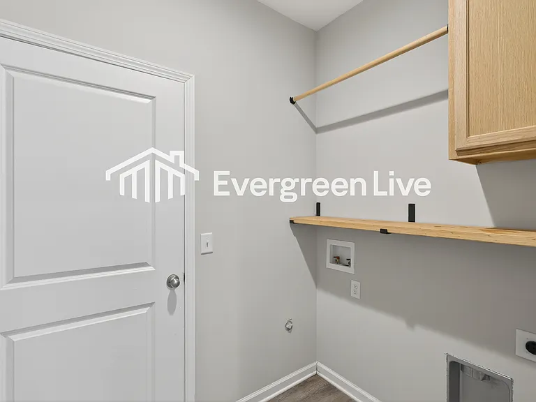 141 Burlington Dr — Photo 8
