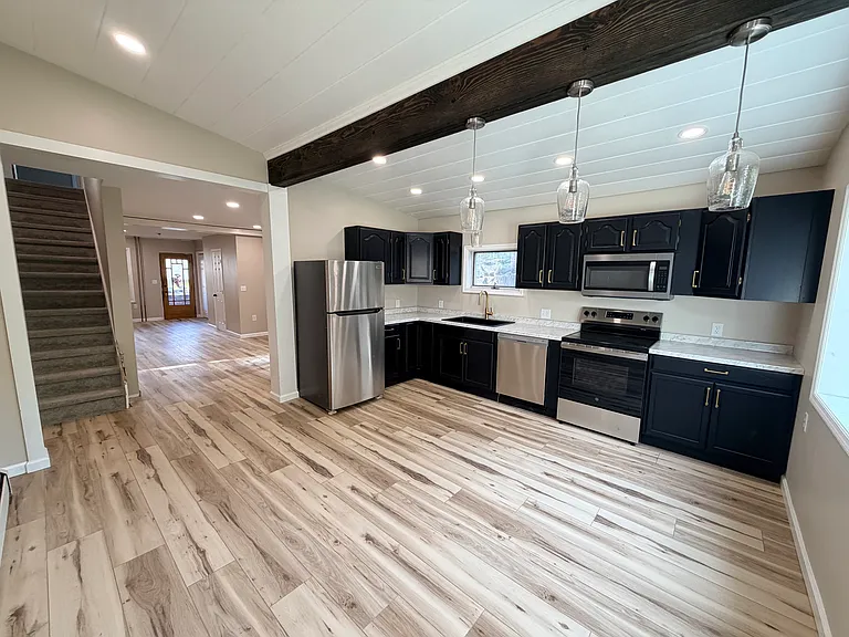 621 Pear St — Photo 1