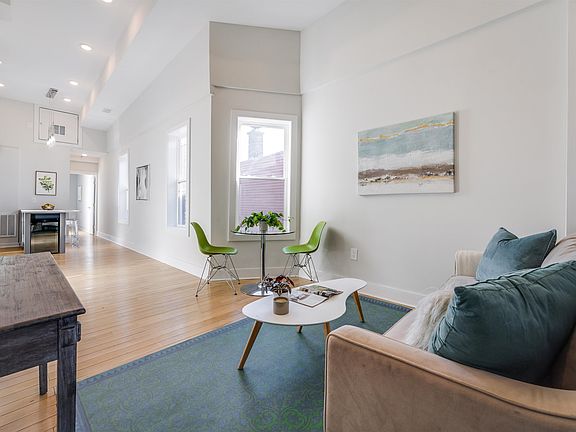 5th image of 684 Summit Ave #6