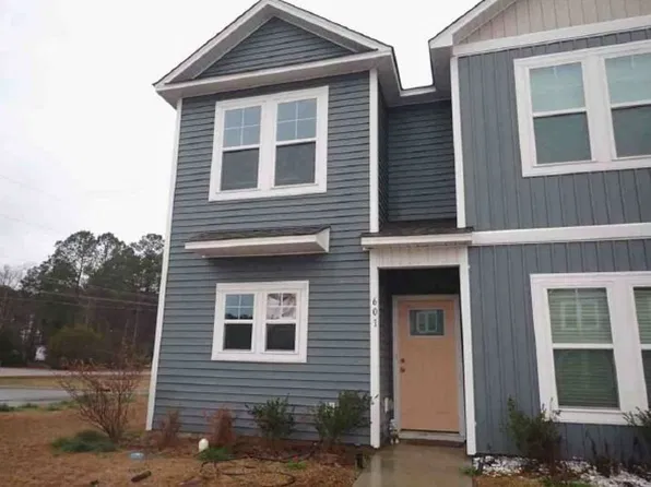 601 Jacks Crossing Dr, Hubert, NC 28539