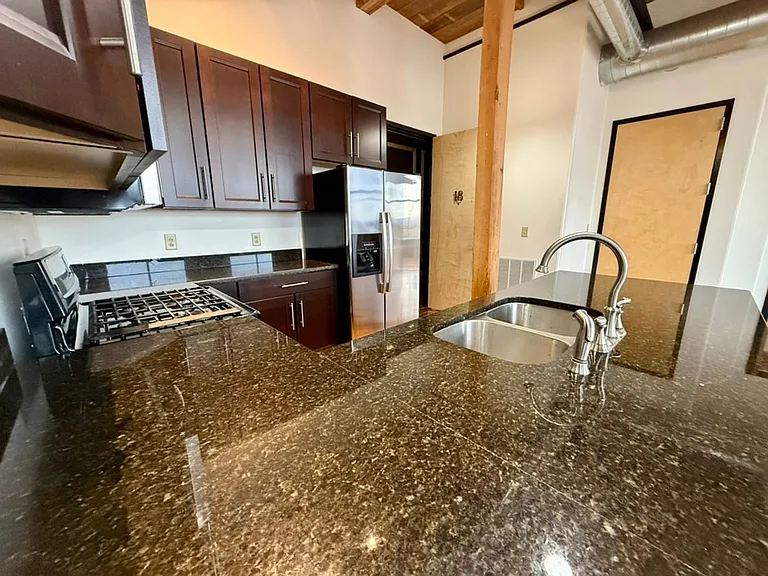 421 Broad St — Photo 11