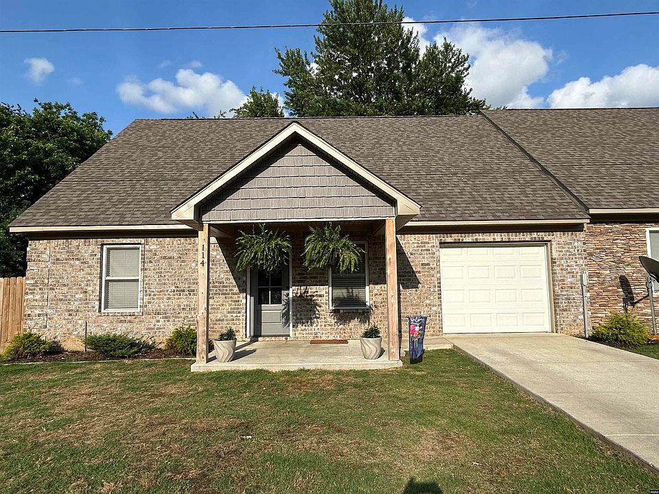 1st image of 114 Ester Dr