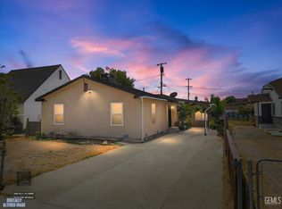 213 8th St, Bakersfield, CA 93304