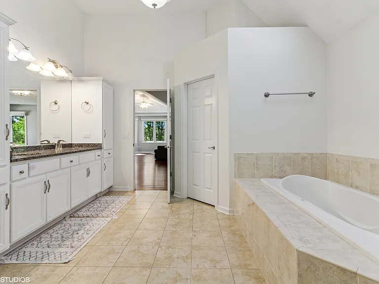 3304 Rollingridge Rd — Photo 27