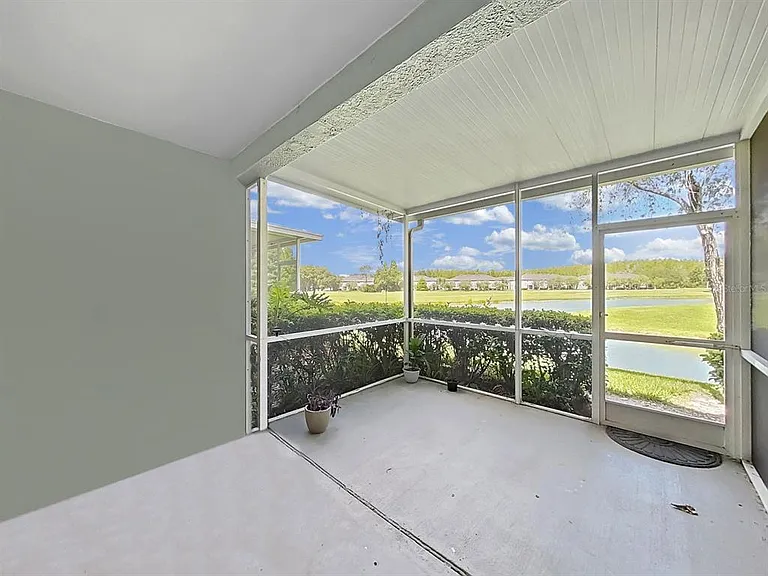 18126 Paradise Point Dr — Photo 25