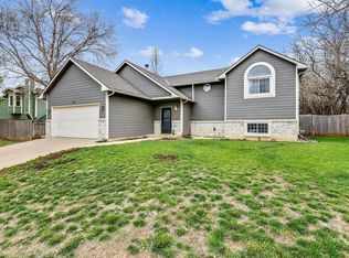 140 S Valley Stream Dr, Derby, KS 67037