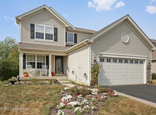 290 Copper Mountain Dr, Gilberts, IL 60136