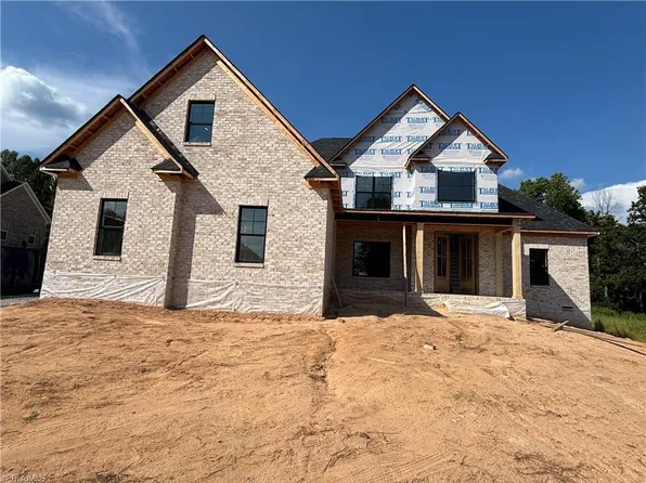 958 Medinah Dr, Winston Salem, NC 27107