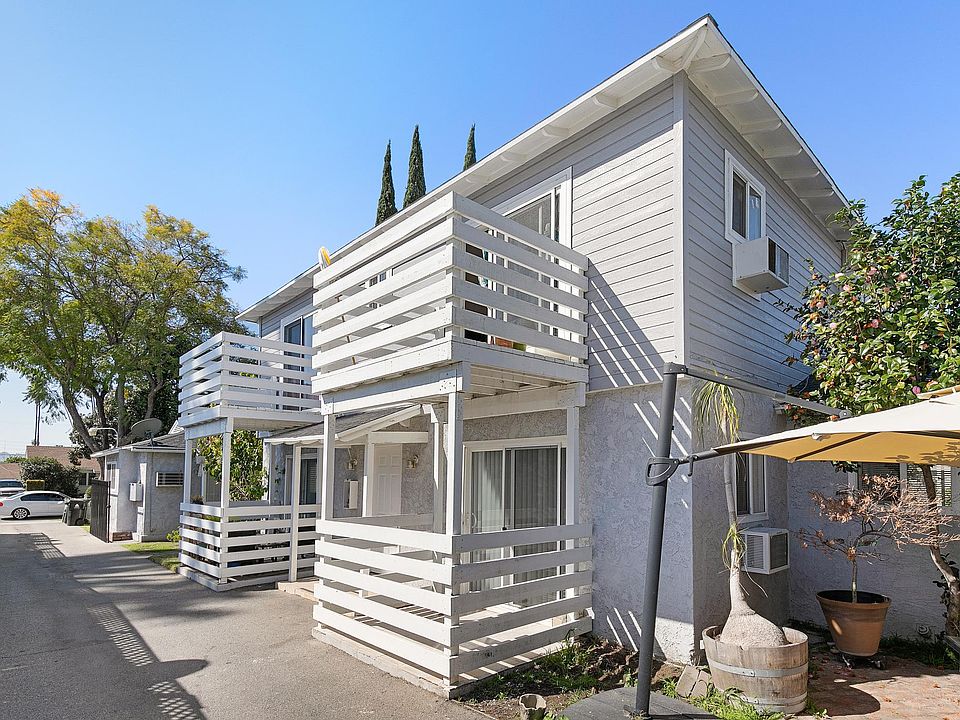 1st image of 14721 Sylvan St APT 3