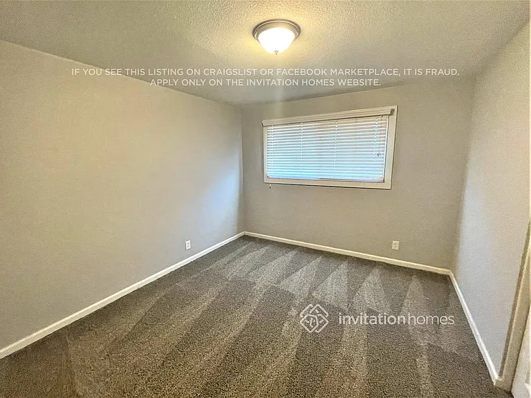 943 E Manhatton Dr — Photo 15