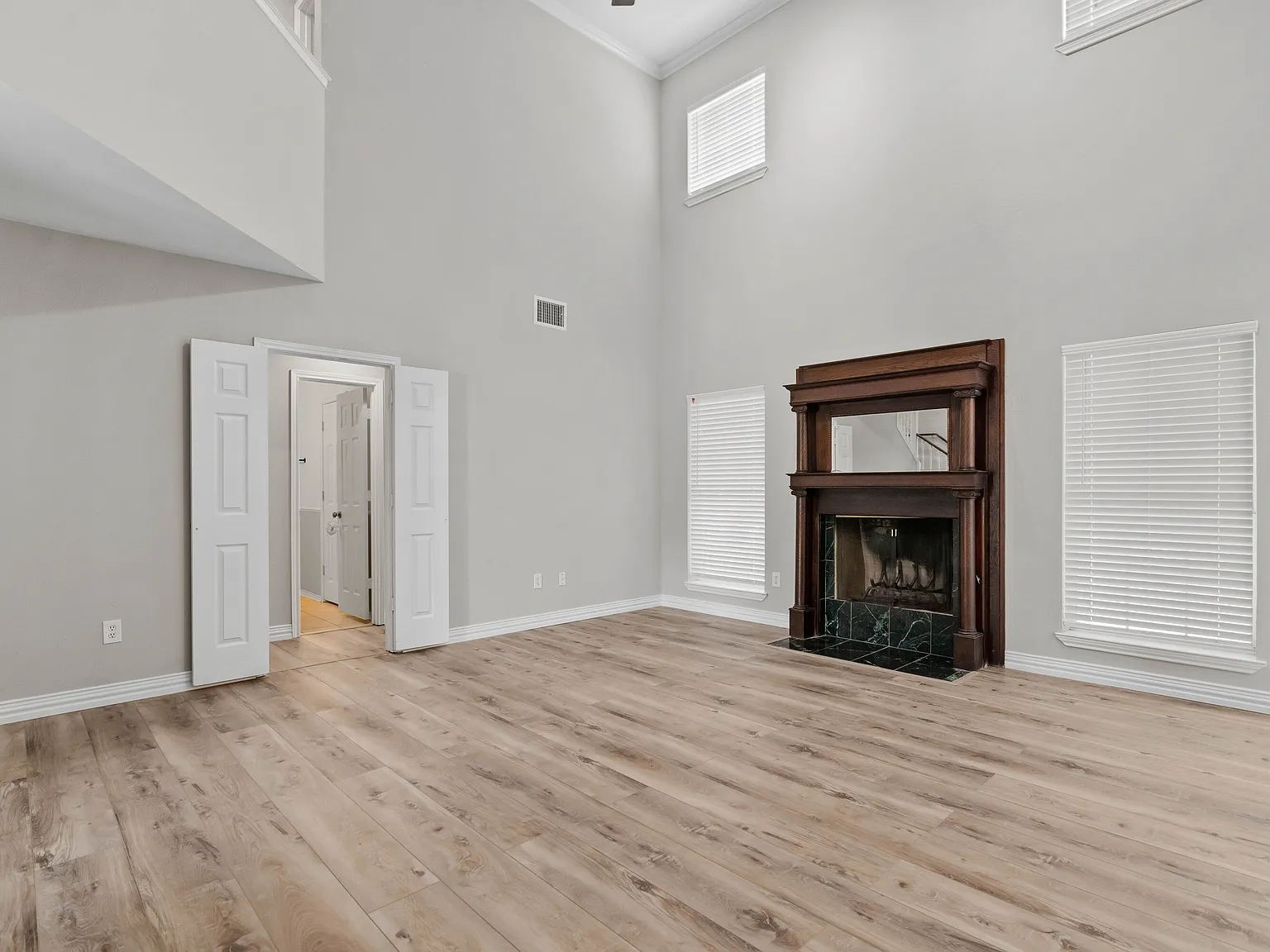 3 bed, 1789 sqft, $2,300 — Photo 2