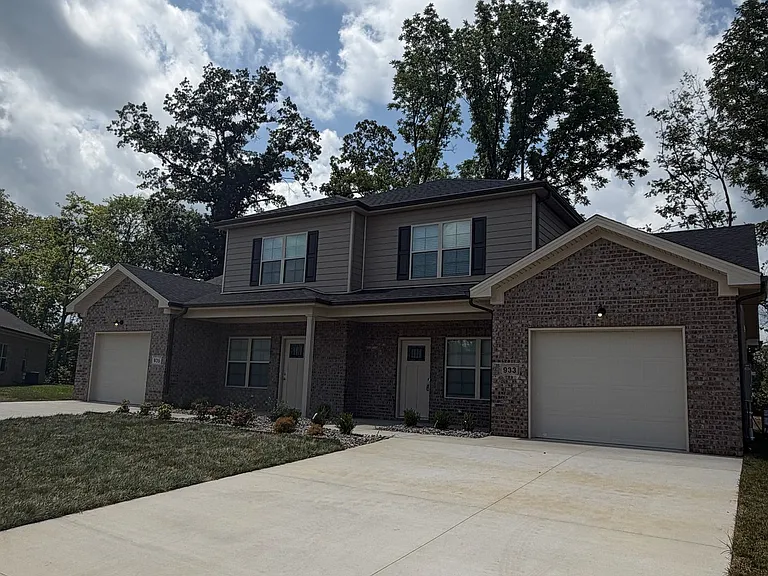 933 & 935 Rodeo Ct — Photo 3