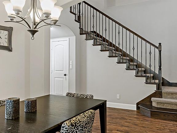 5th image of 431 Hogue Ln