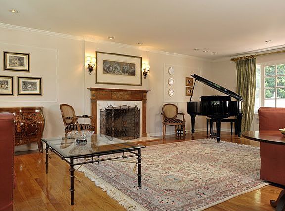 3rd image of 5 Kolbert Dr
