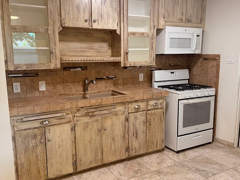 1208 E Colter St — Photo 8