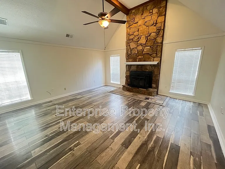 9161 Gainsborough Dr — Photo 5