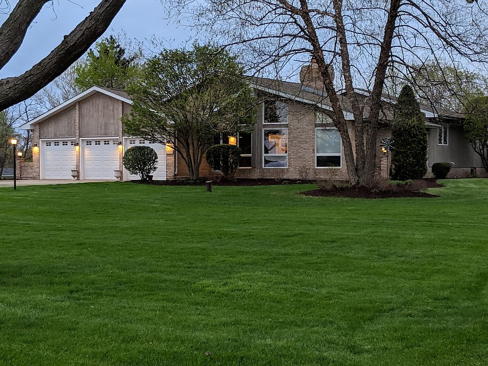 1st image of 17661 S Foxboro Ln