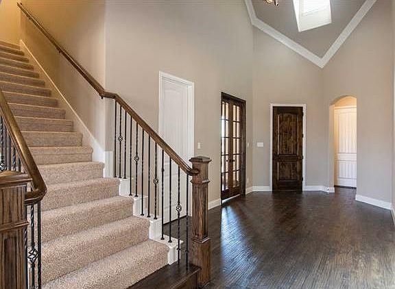 4th image of 910 Amber Knoll Dr